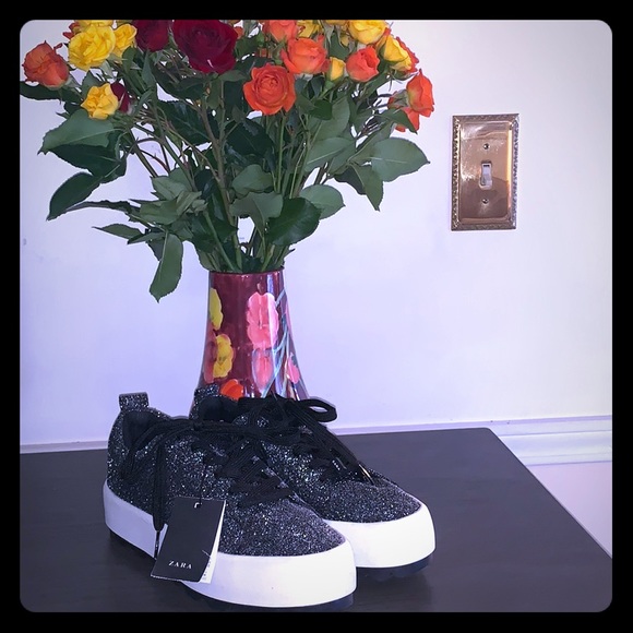 Zara Shoes - Glam Zara gymshoes!